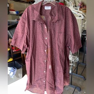 Old Navy maroon short sleeve button up. 3XL Tall